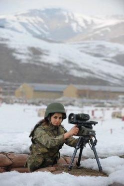 Doğu'da görev yapan kadın komutanlar