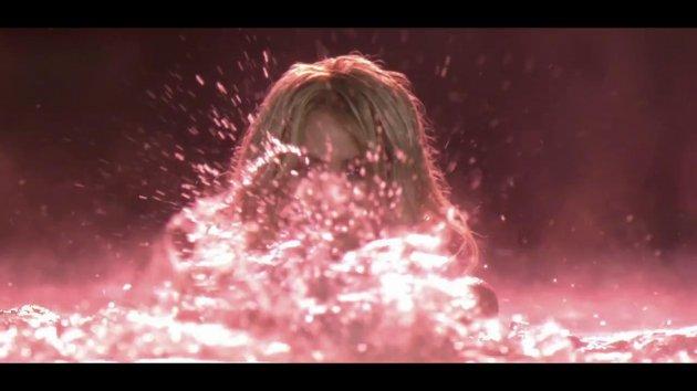 Shakira ve Rihanna'dan klip görüntüleri 