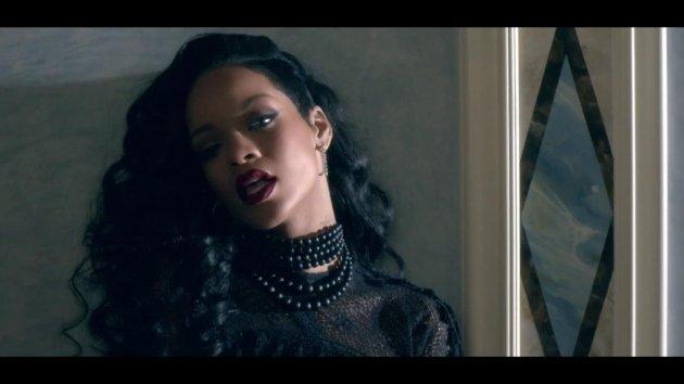 Shakira ve Rihanna'dan klip görüntüleri 