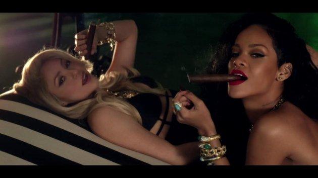 Shakira ve Rihanna'dan klip görüntüleri 