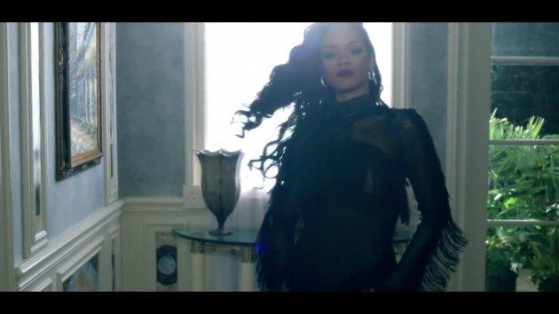 Shakira ve Rihanna'dan klip görüntüleri 