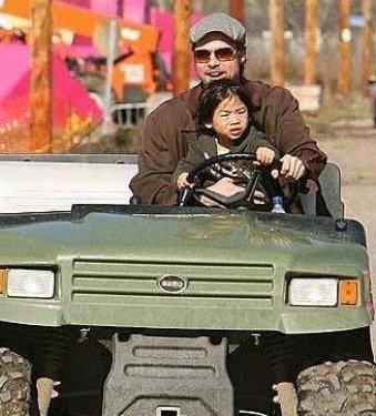 Angelina Jolie ve Brad Pitt çocuklarını nasıl büyüttü