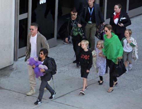 Angelina Jolie ve Brad Pitt çocuklarını nasıl büyüttü