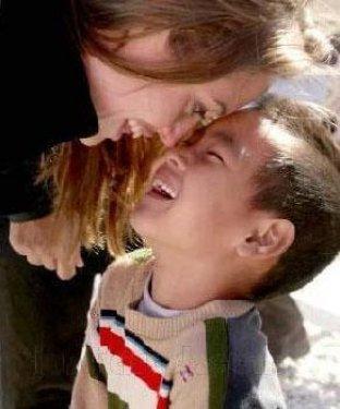 Angelina Jolie ve Brad Pitt çocuklarını nasıl büyüttü