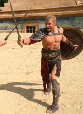 Ünlü oyuncu Kellan Lutz Herkül olmak için bir yılını harcadı 
