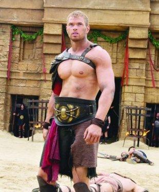 Ünlü oyuncu Kellan Lutz Herkül olmak için bir yılını harcadı 