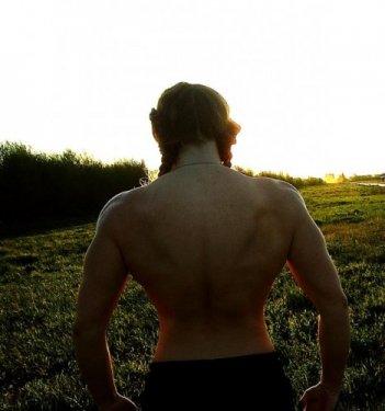 Valeria Lukyanova birçok erkeği kıskandıracak kaslara sahip