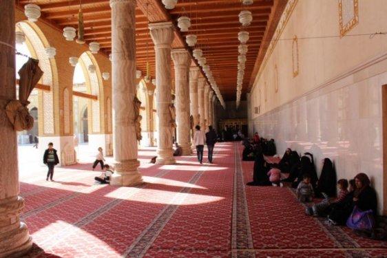 Alevi dedelerinin Kufe Mescidi ziyaretinden görüntüler