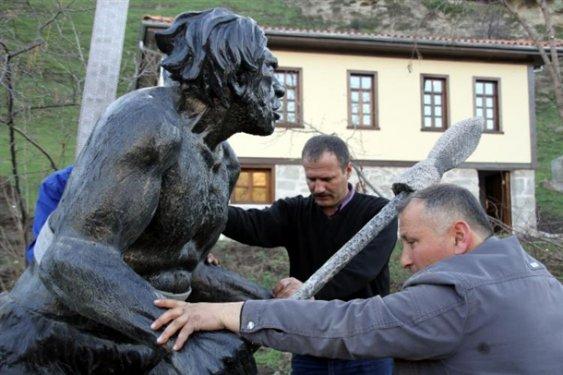 Tekkeköy Mağaraları'nın etrafında Taş Devri insanları var