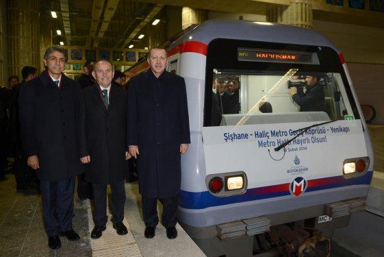 Haliç Metro Geçiş Köprüsü açıldı