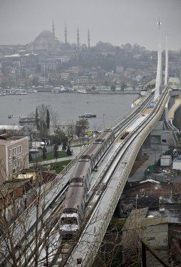 Haliç Metro Geçiş Köprüsü açıldı