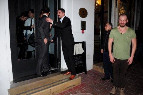 Tolga Karel mekandan kovuldu