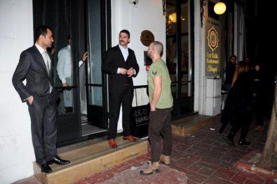 Tolga Karel mekandan kovuldu