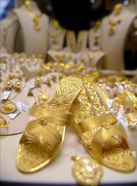 Altın terlik bir araba fiyatına satışa sunuldu