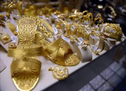 Altın terlik bir araba fiyatına satışa sunuldu