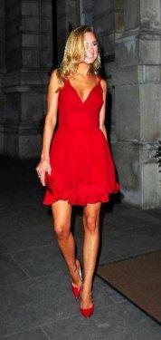 Kimberley Garner rüzgarın kurbanı oldu