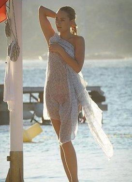 Kimberley Garner rüzgarın kurbanı oldu