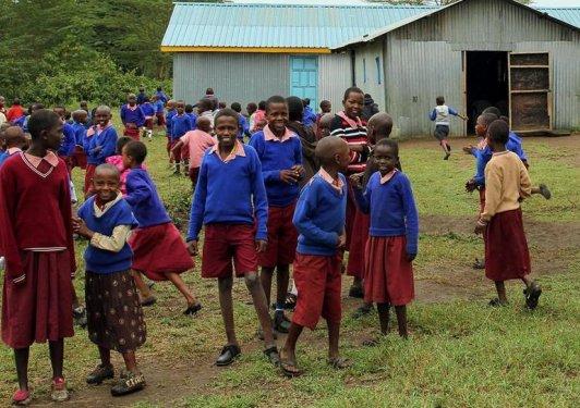 Doğu Afrika'nın Maasai kabilesi geleneklerini sürdürüyor