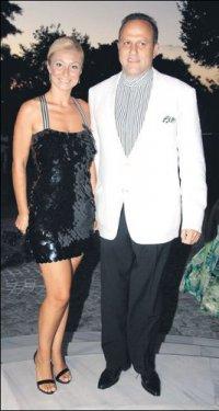 Çocuğu yaşındakilerle aşk yaşayan ünlüler