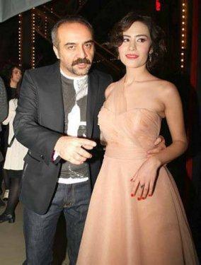 Çocuğu yaşındakilerle aşk yaşayan ünlüler