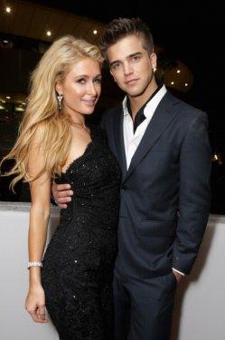 Çocuğu yaşındakilerle aşk yaşayan ünlüler