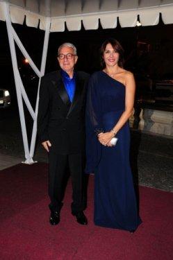 Çocuğu yaşındakilerle aşk yaşayan ünlüler