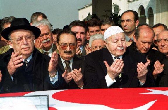 Necmettin Erbakan'ın anılarından kitap çıkarıldı