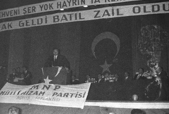 Necmettin Erbakan'ın anılarından kitap çıkarıldı