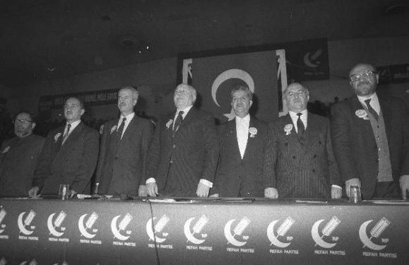 Necmettin Erbakan'ın anılarından kitap çıkarıldı