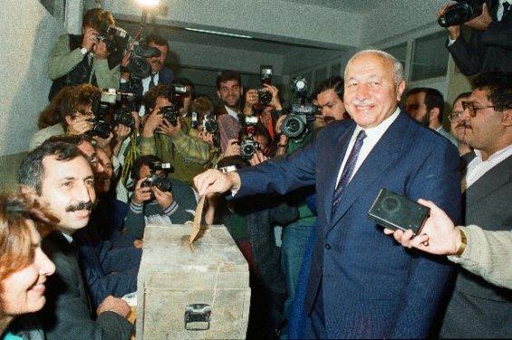 Necmettin Erbakan'ın anılarından kitap çıkarıldı