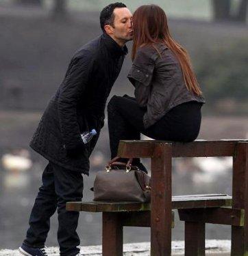 Natasha Giggs kocasını 8 yıl kardeşiyle aldattı