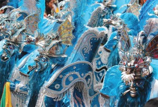 Bolivya karnavalı kana bulandı