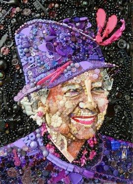 Yüzlerce düğme ve boncuktan bambaşka bir sanat