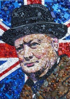 Yüzlerce düğme ve boncuktan bambaşka bir sanat