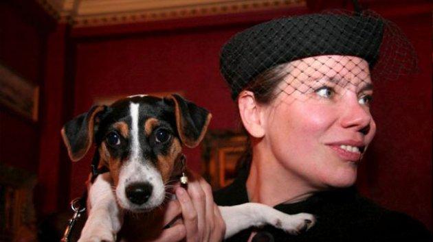 İngiltere'de bir kadın köpeğiyle evlendi