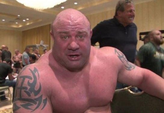 Scott Mendelson kaldırdığı ağırlık kadar vücudu da şaşırttı