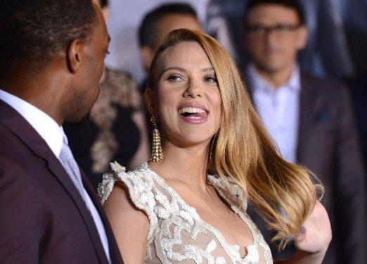 Scarlett Johansson‘un bebeği göründü