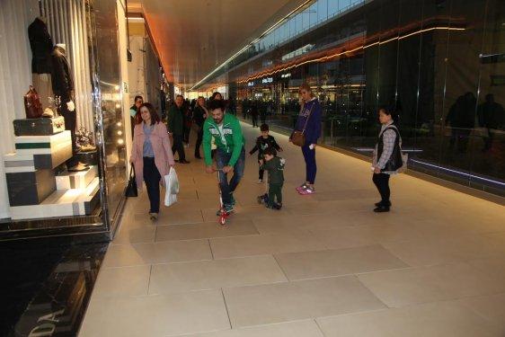 Çağla Şikel'in aile saadeti