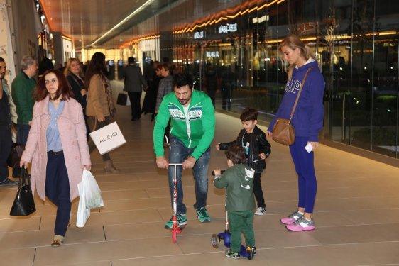 Çağla Şikel'in aile saadeti