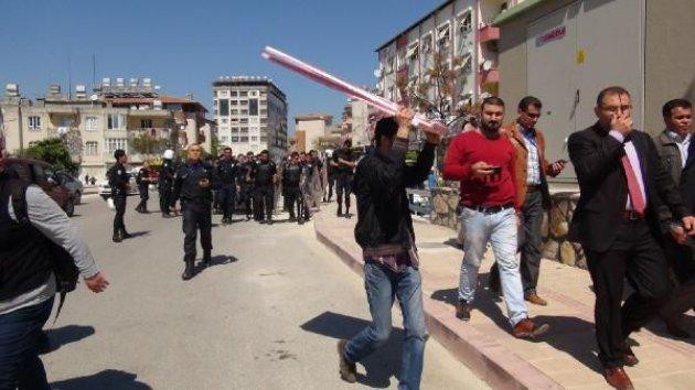 Hatay'da Başbakan protestosuna polis müdahalesi