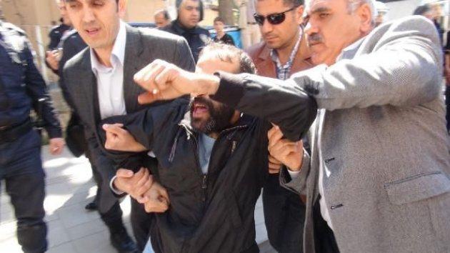 Hatay'da Başbakan protestosuna polis müdahalesi