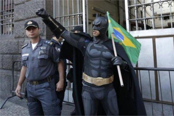 Süper kahramanlar karşımızda