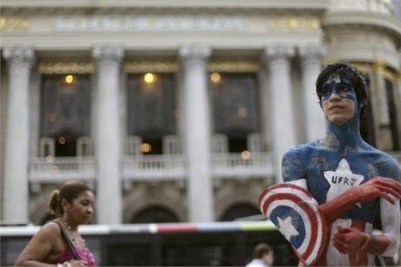 Süper kahramanlar karşımızda