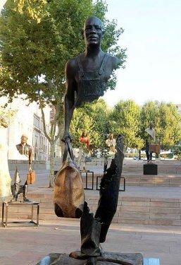 Bruno Catalano'nun eksik heykel çalışması