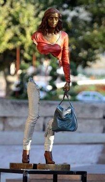 Bruno Catalano'nun eksik heykel çalışması