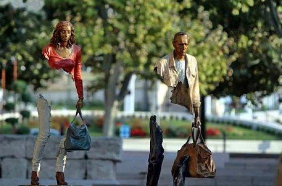 Bruno Catalano'nun eksik heykel çalışması