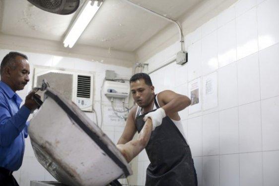 Onların işi ölülerle