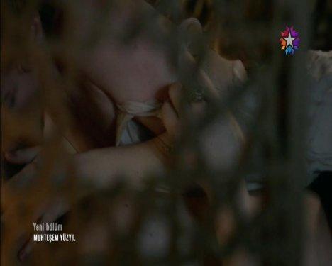 Yasemin Allen Muhteşem Yüzyıl'da halvete girdi