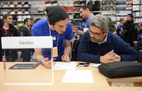 Apple Store'un Zorlu Center'daki mağazası bugün açıldı