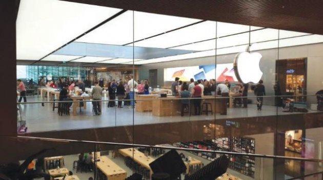 Apple Store'un Zorlu Center'daki mağazası bugün açıldı